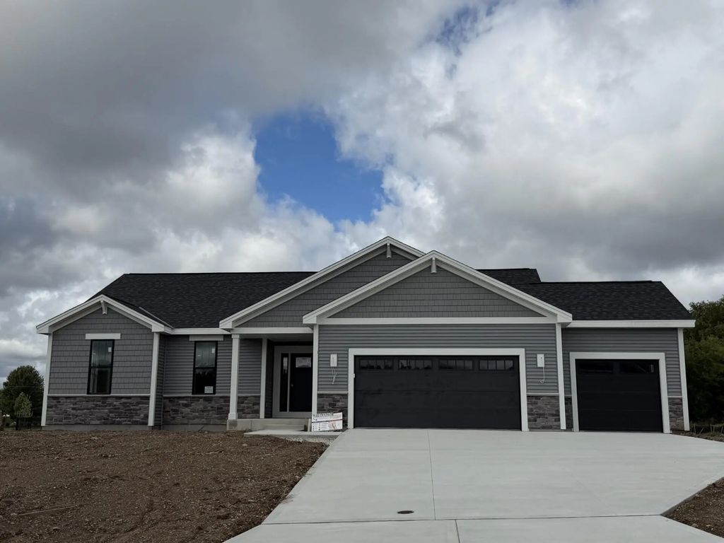 N101w17078 Tanglewood Dr, Germantown