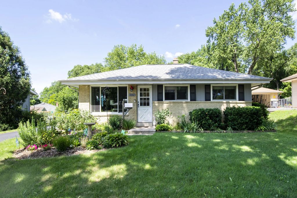 1532 S Grand Ave, Waukesha