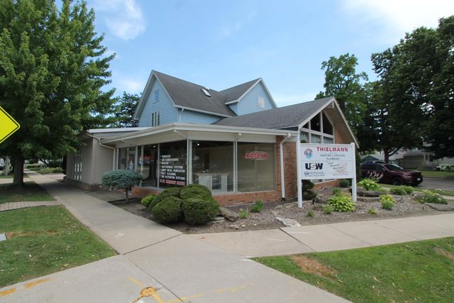 201 S Pine St, Burlington