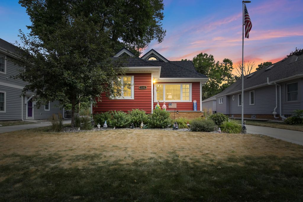 8146 Stickney Ave, Wauwatosa