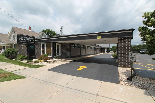196 W Chestnut St, Burlington