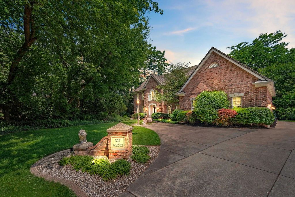 N27w5230 Hamilton Rd, Cedarburg