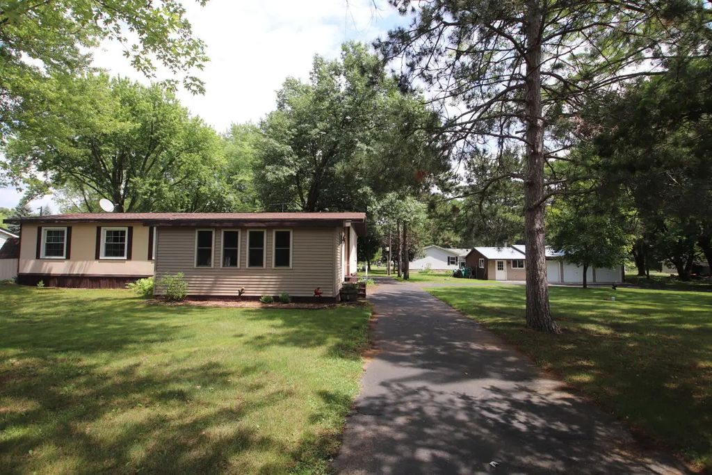 N3554 Franks Dr N3546, Mecan