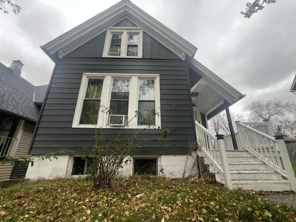 212 W Center St, Milwaukee