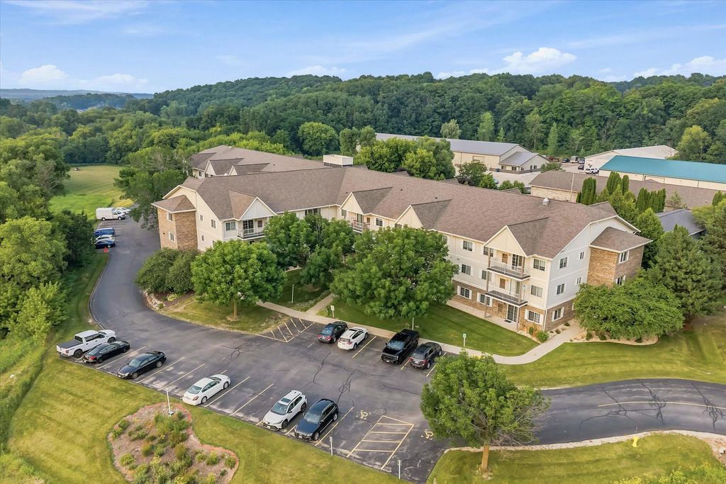 140 W Commerce Blvd 206, Slinger
