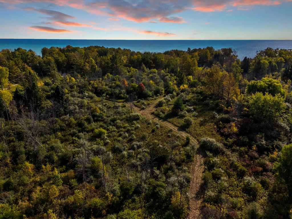 13600 N Lake Shore Dr Lt2, Mequon