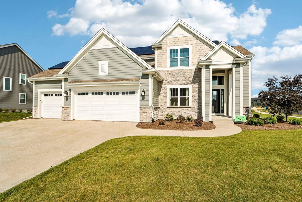 W256n6649 Beaver Creek Ln, Sussex