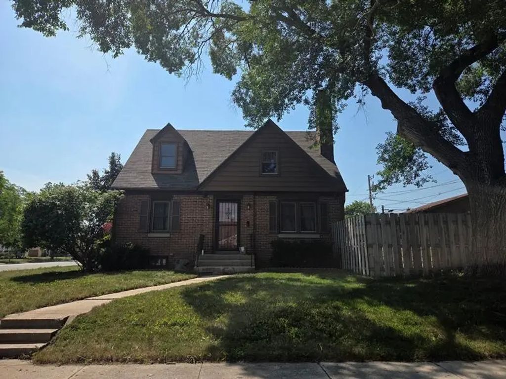 1654 S 20th St, Sheboygan