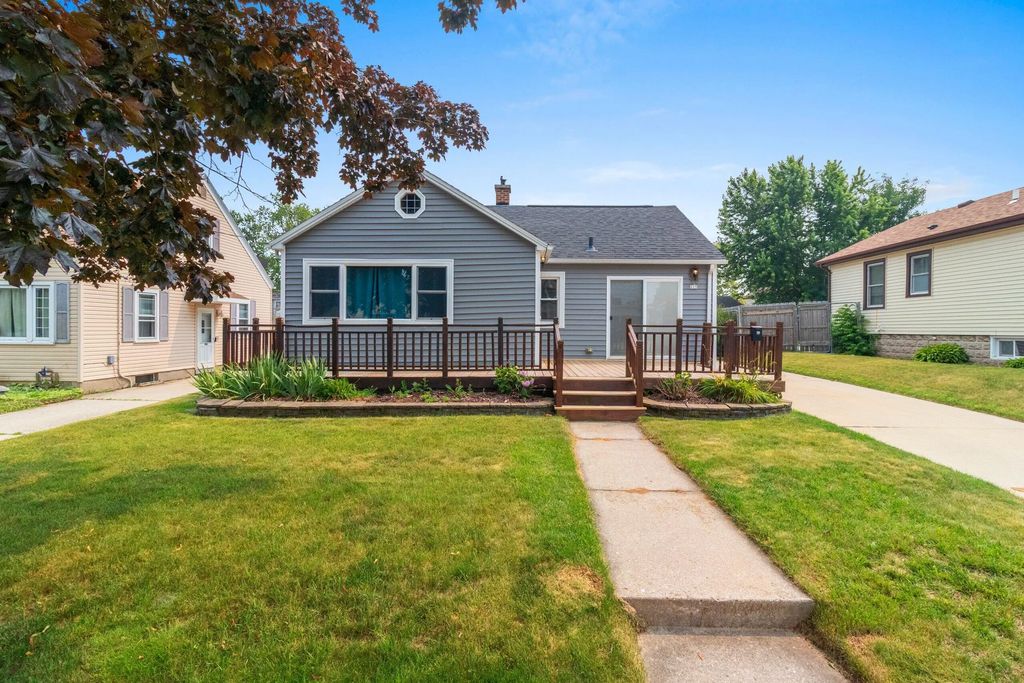825 Summit St, Manitowoc