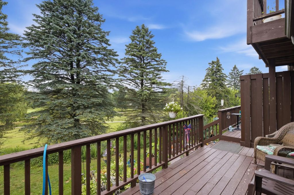 183 Pine Ridge Ct, Mishicot