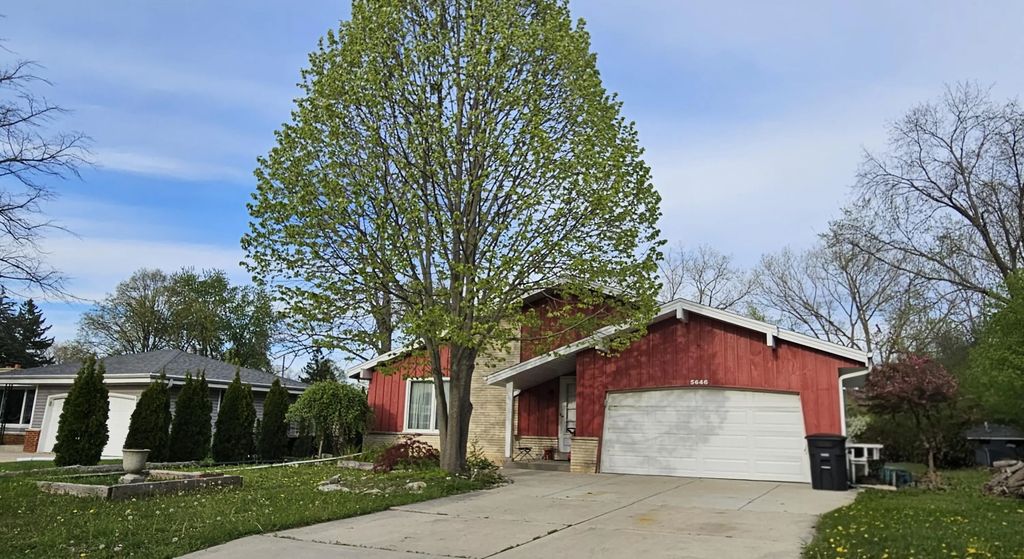 5646 S 45th St, Greenfield