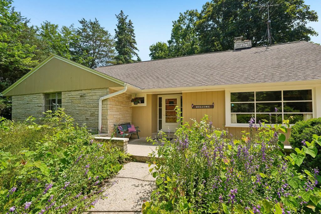 S23w23085 E Broadway -, Waukesha