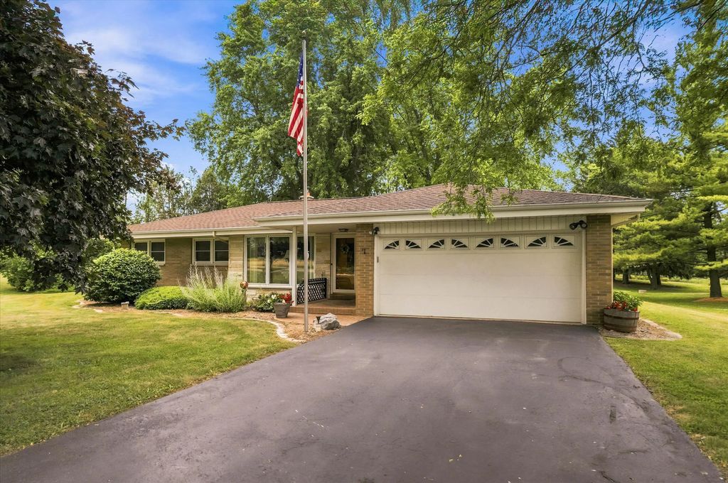 3835 W 5 1/2 Mile Rd, Raymond