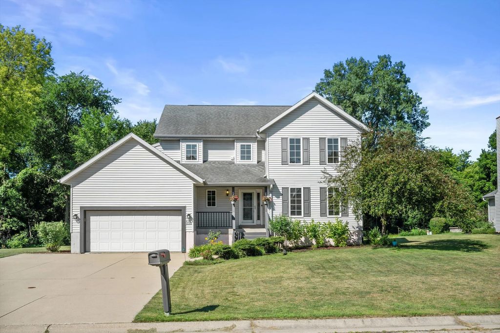 W161n5785 Cheryln Dr, Menomonee Falls