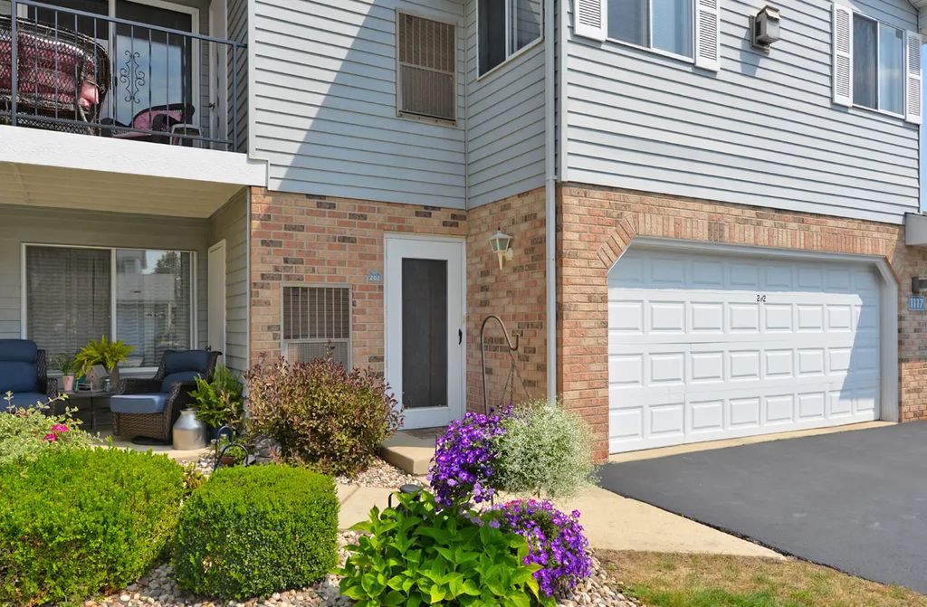 1117 N Sunnyslope Dr 202, Mount Pleasant