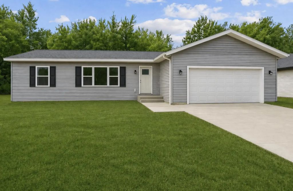 1284 E Bluff Rd, Whitewater
