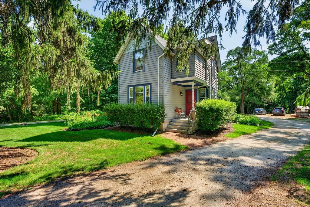 10612 N Cedarburg Rd 10614, Mequon