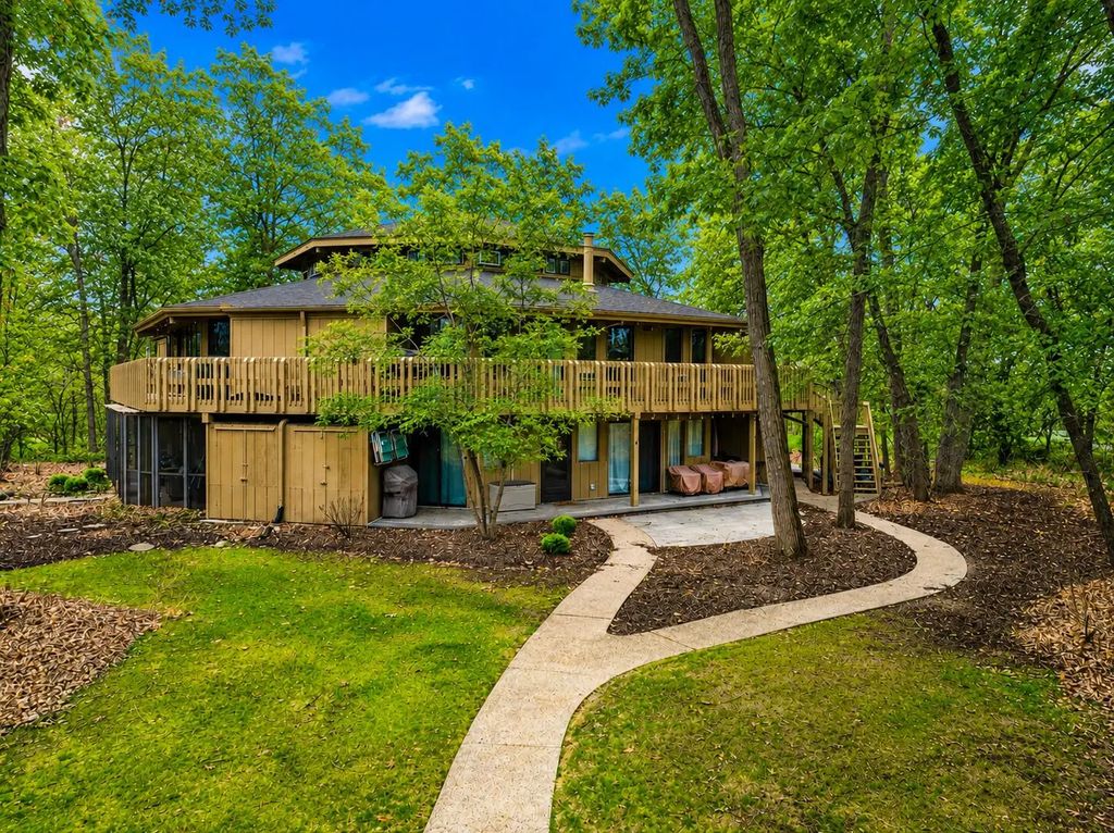 404 Deerpath W F, Fontana