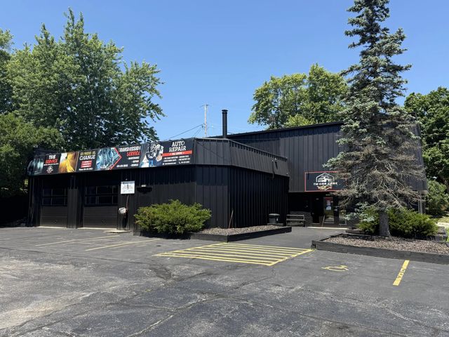 702 W Grand Ave, Port Washington