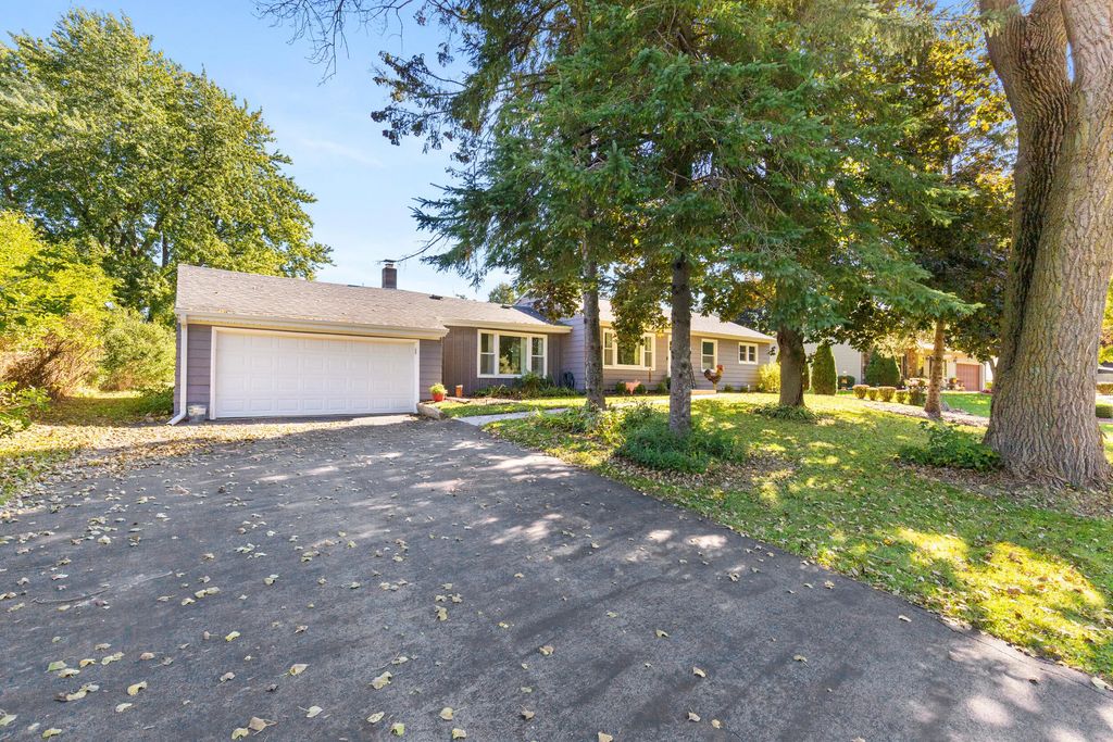 452 Riverview Dr, Grafton