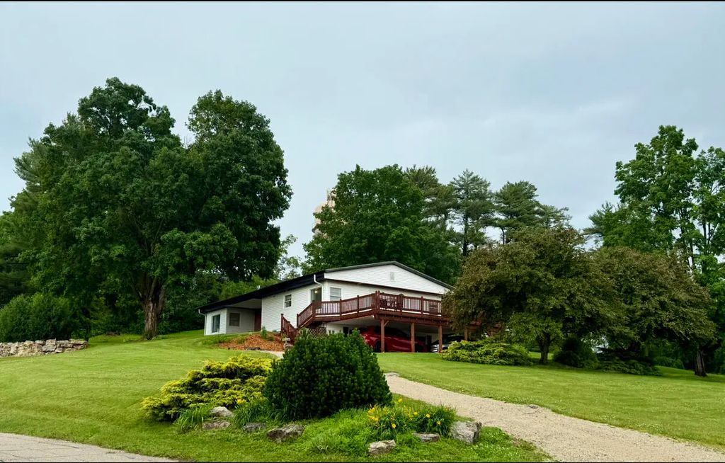 202 Ridgeview Ln S, Lanesboro