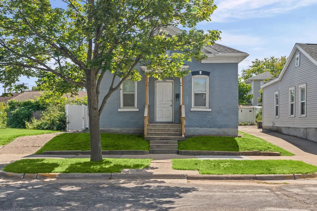 946 Hood St, La Crosse