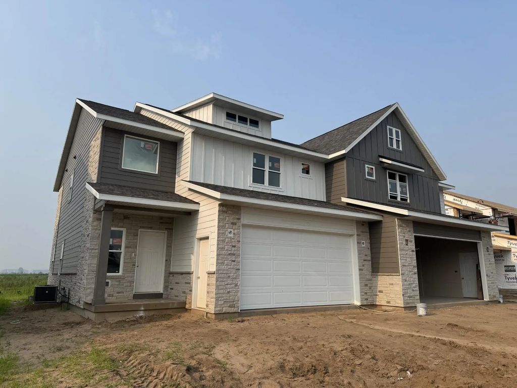 1632 Red Clover St, Holmen