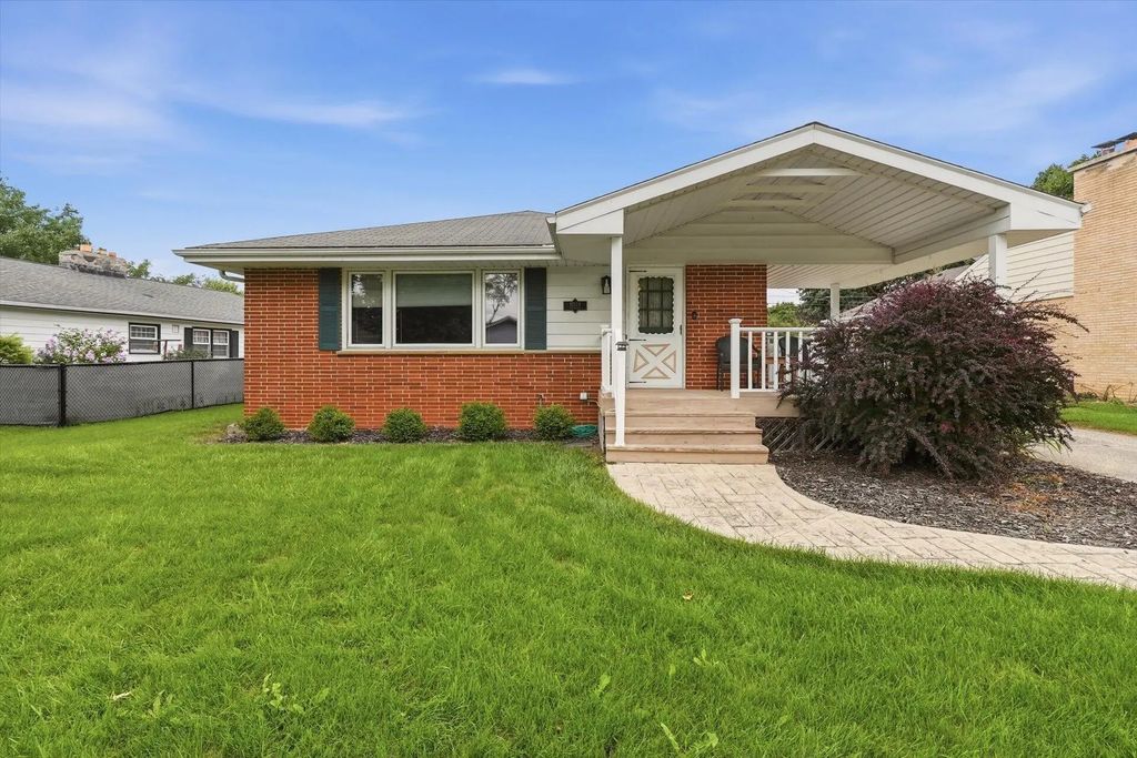 10114 W Fiebrantz Ave, Milwaukee