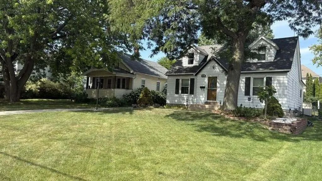 3167 S 84th St, Milwaukee