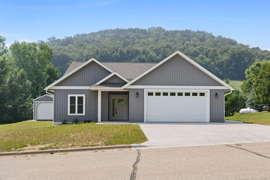 445 White Tail Dr, Stoddard