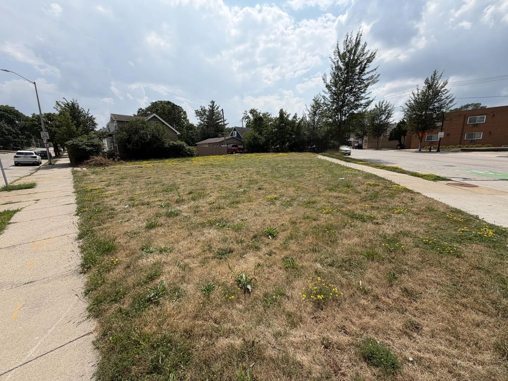 9201 W National Ave, West Allis