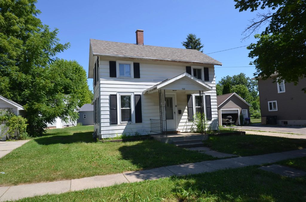 542 W Whitewater St, Whitewater