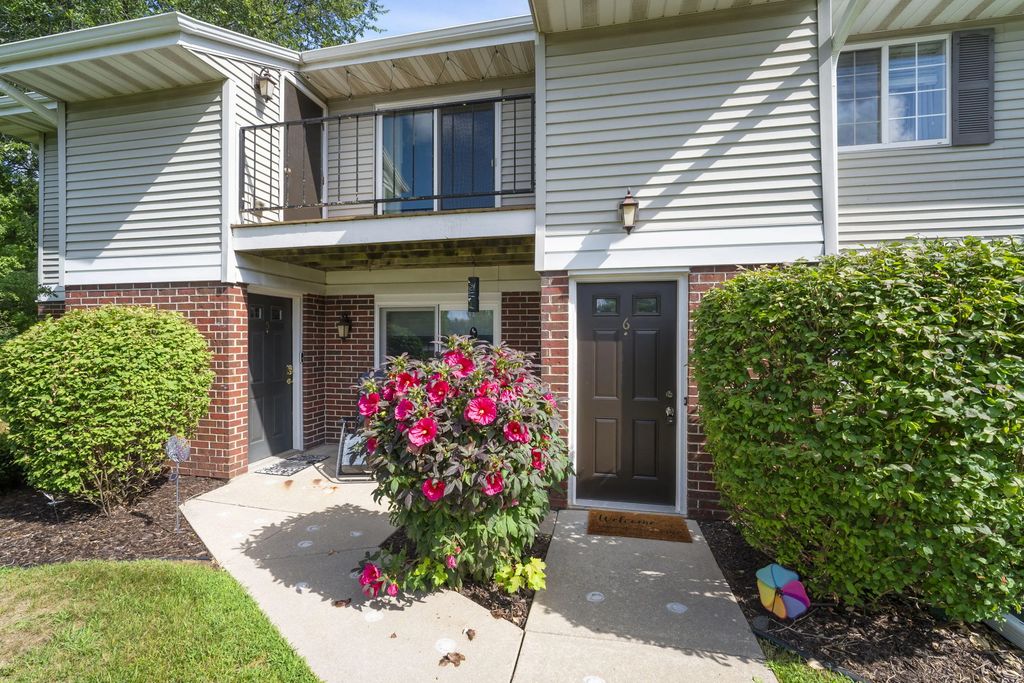 N110w17155 Ashbury Ln 6, Germantown