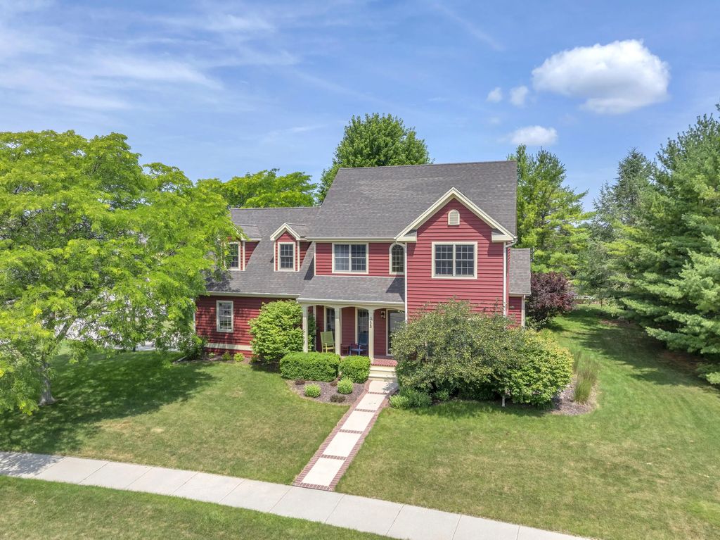 355 Phillip Dr, Kohler