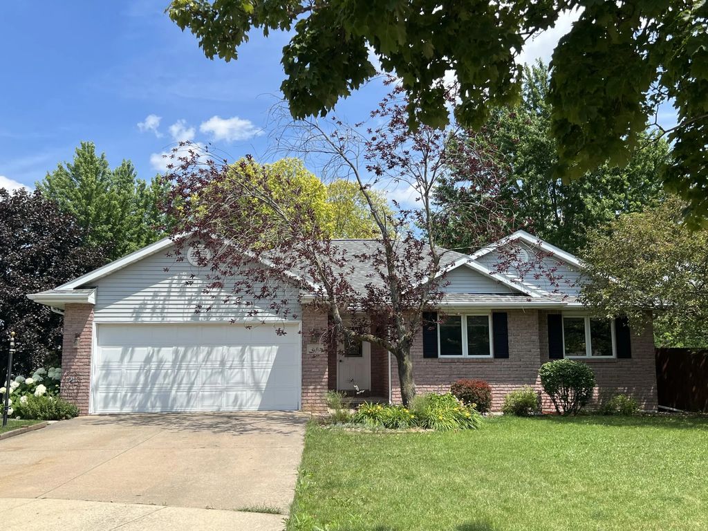 57 Westfield Cir, Fond Du Lac