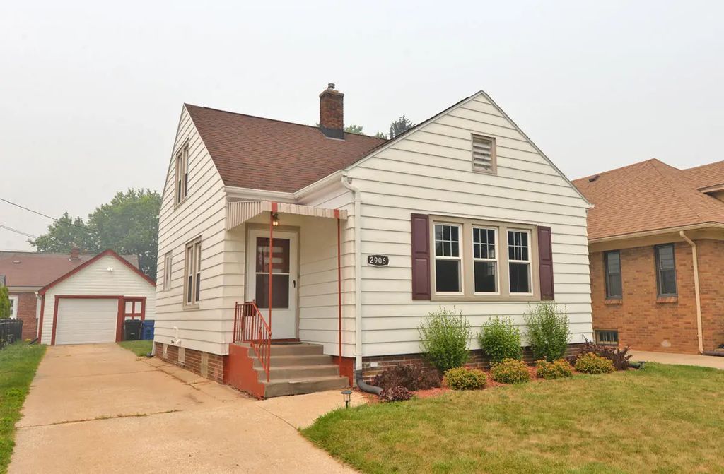 2906 Green St, Racine
