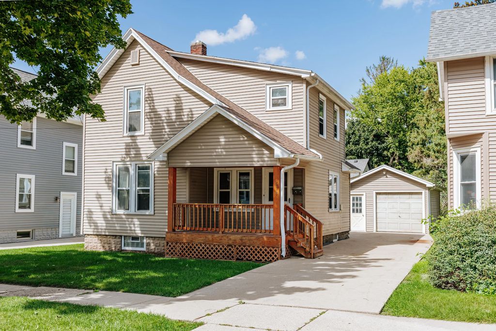518 Wood St, Waukesha