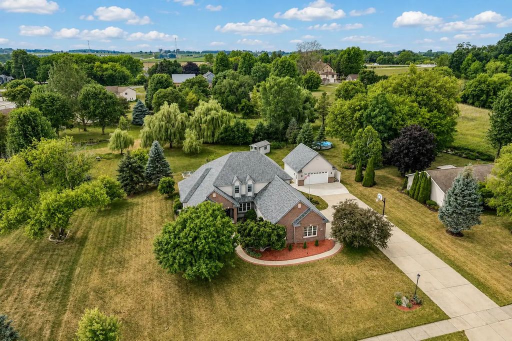 1815 Conrad St, Kewaskum