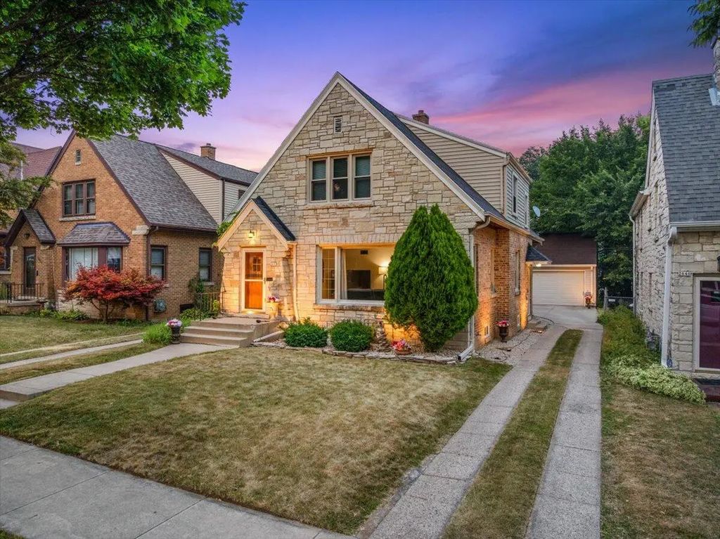 2650 N 70th St 2652, Wauwatosa