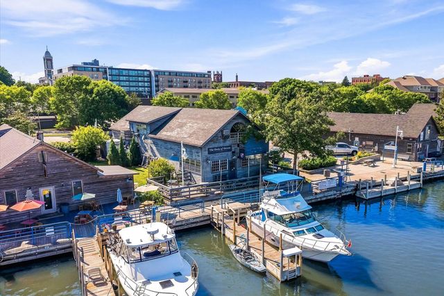 739 Riverfront Dr, Sheboygan