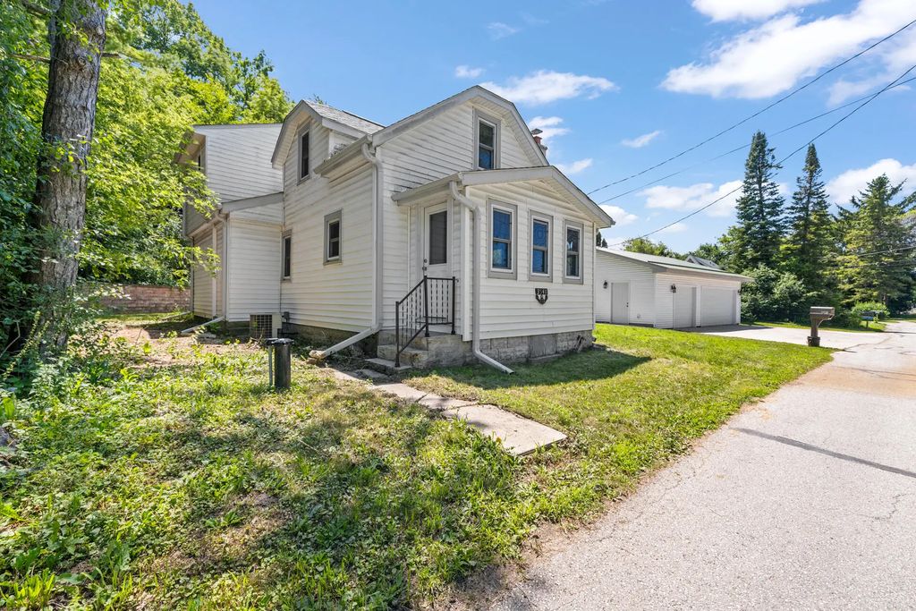 3541 Circle Dr, Richfield