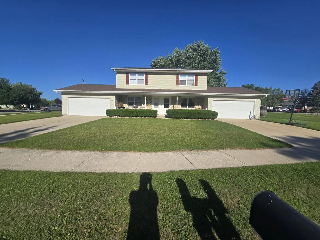 1547 Briarwood Ln 1543, Hartford