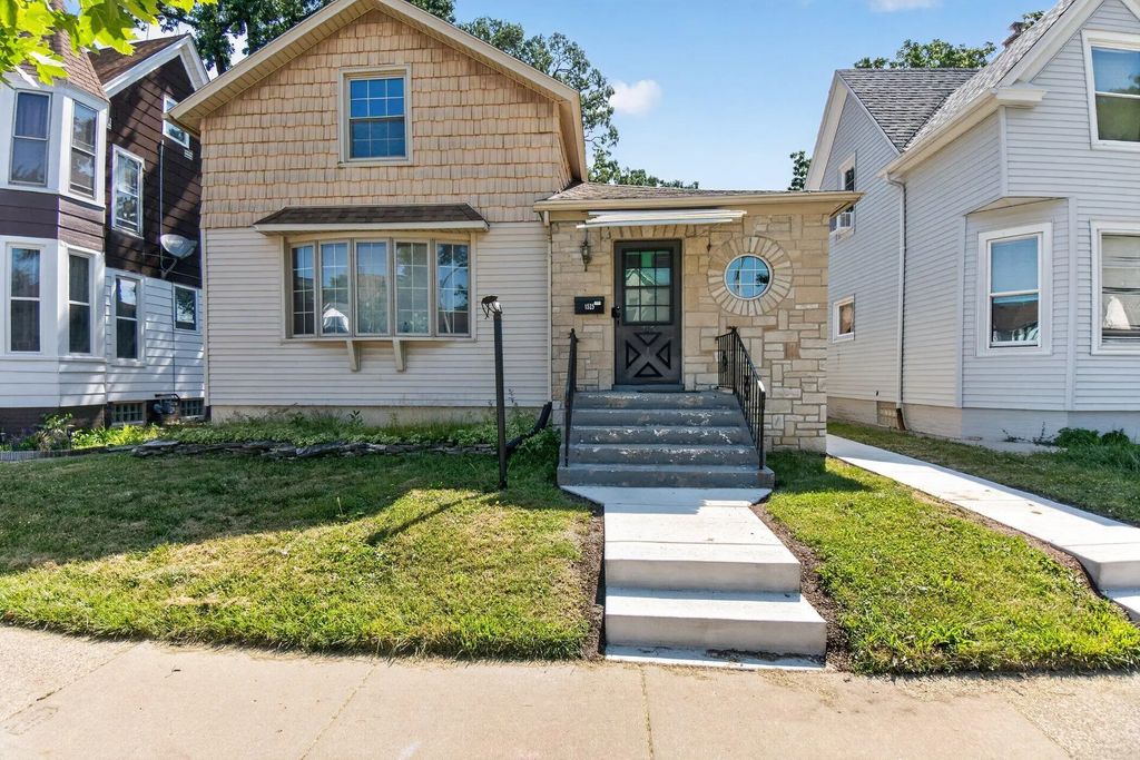 1525 Holmes Ave, Racine