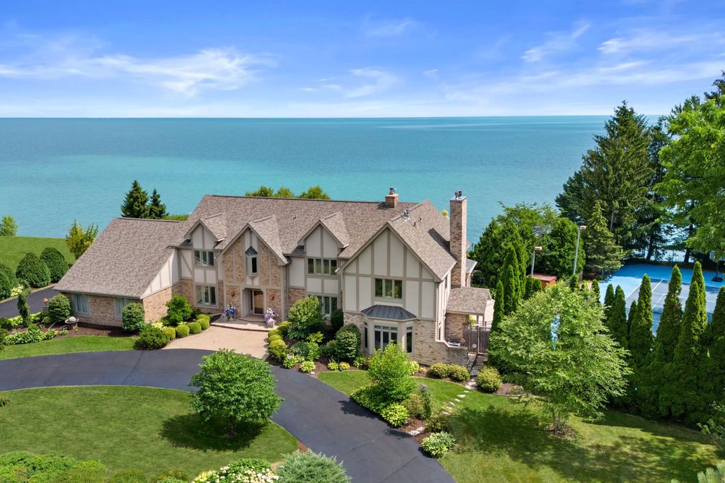 704 Waters Edge Rd, Caledonia