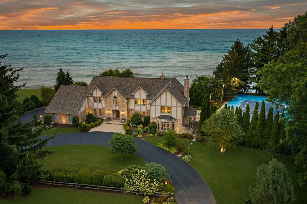 704 Waters Edge Rd, Caledonia