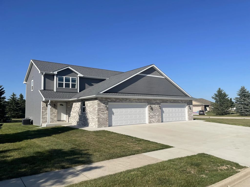 1848 Edgewood Rd, Kewaskum