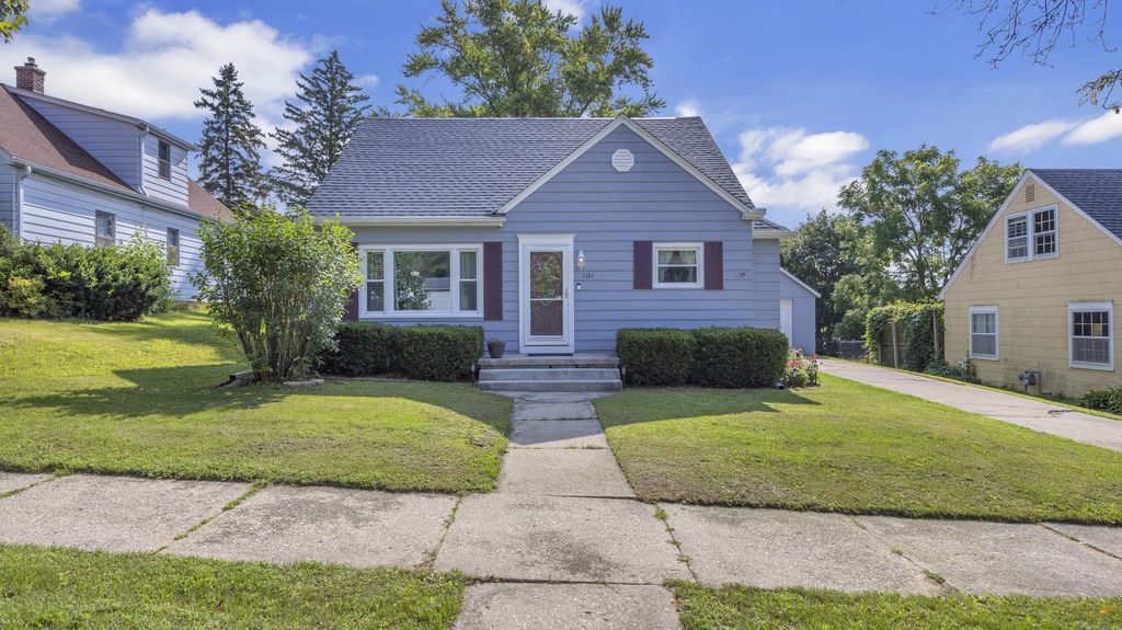 1161 N 8th Ave, West Bend