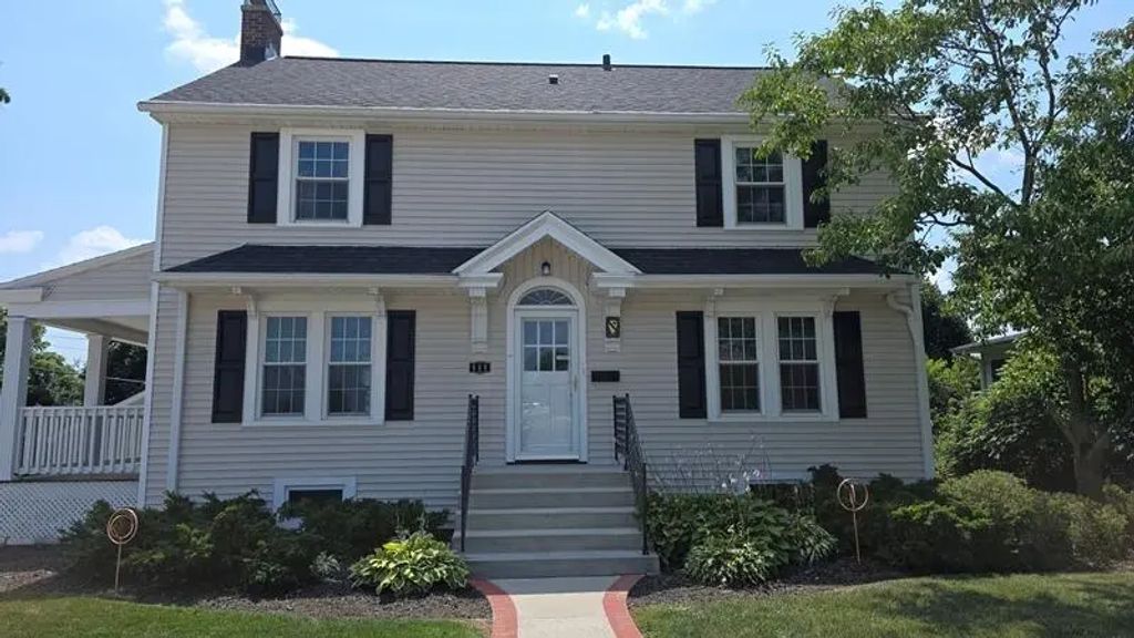 111 Guilford St, Sheboygan Falls