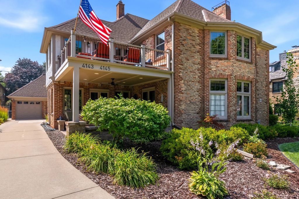 4143 N Downer Ave 4145, Shorewood