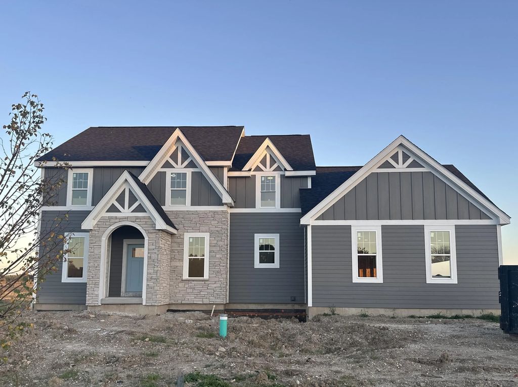 9333 W Cob Dr, Mequon